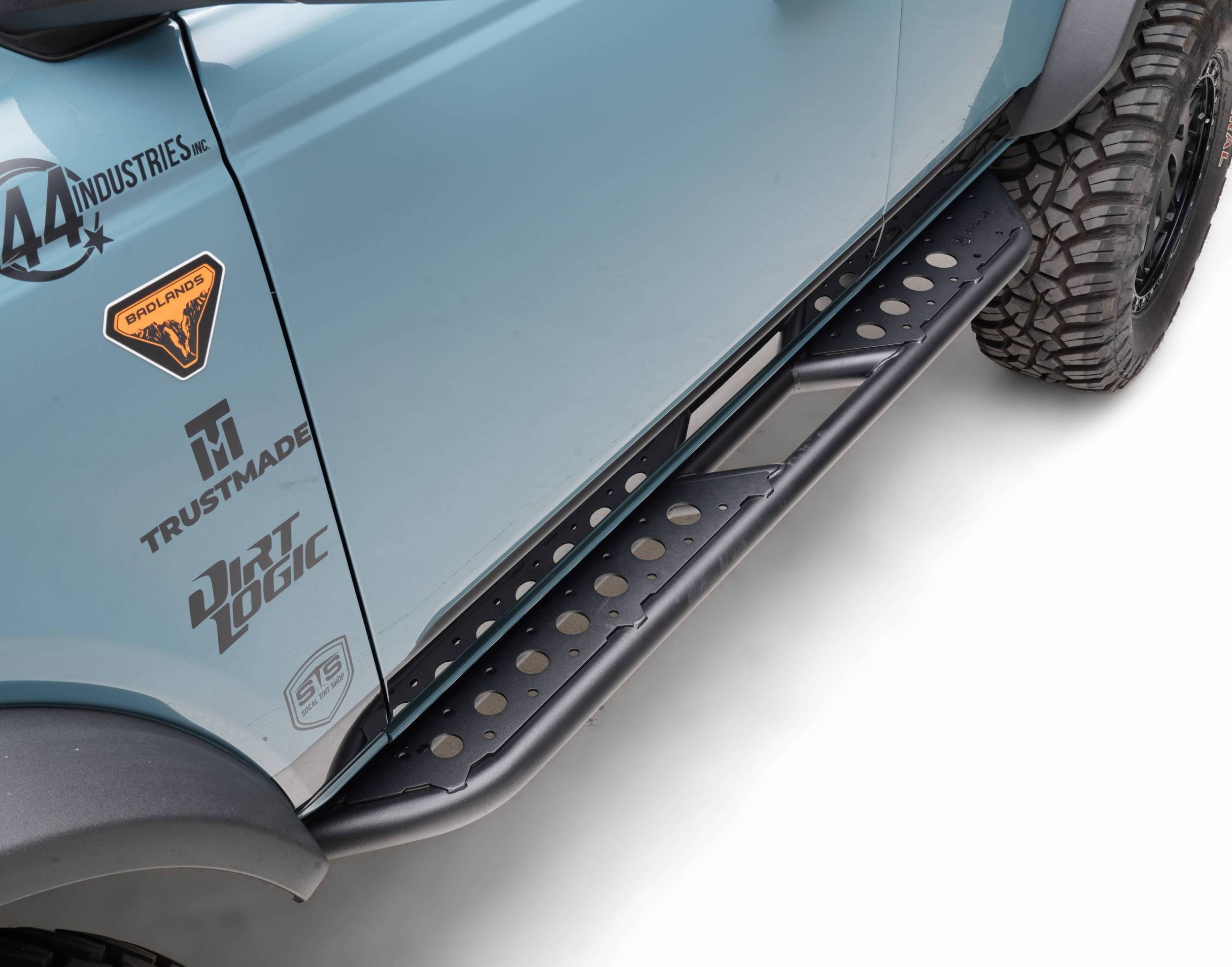 ZROADZ OFF ROAD PRODUCTS - 2021-2024  Ford Bronco TrailX.R2 Sereis Rock Slider Side Steps for 4 Door Model- PN# Z745501